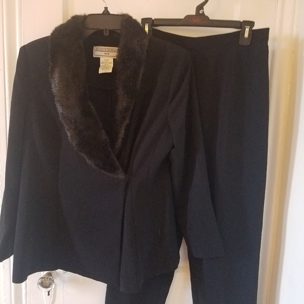 Pants suit